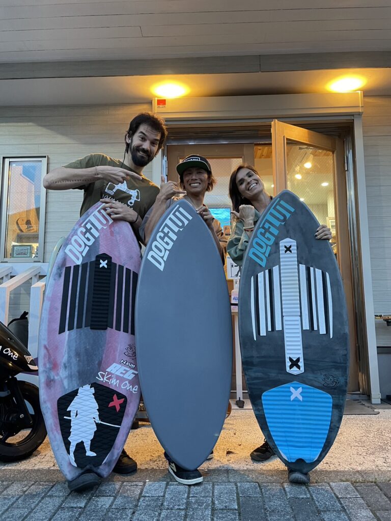 ドッグフルトスキムボード,DOGFLUT,ドッグフルト ,DOGFLUTSKIMBOARD,ボード,板,特徴,モデル,シェイプ,モデル,ウェイクスキム,カイトスキム,スカーフィング,WAKE,カイト,選び方,アート,カスタム,種類,サイズ,オプション,,スキム,skim, スキムボード, skim board,練習 ...